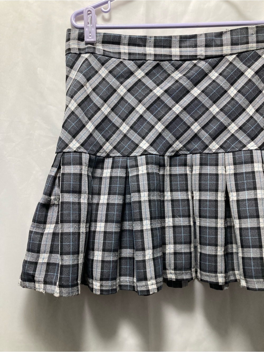 Ardene Grey Plaid Pleated Mini Skirt Large Y2K
.